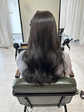 トリムバイエンヴィ(tlim by ENVY) 透明感たっぷりグレージュカラー