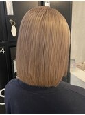 ハイトーンミルクティーベージュ×韓国風切りっぱなし小顔ボブ