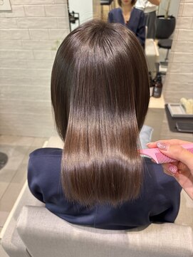 ステア ケース(stair case) 乾かすだけで艶々美髪　髪質改善ストレートパーマ