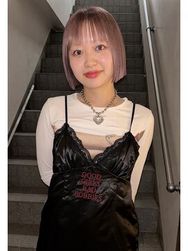 フローレン(FLOREN) ピンクベージュ/顎ラインボブ