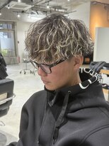 ハイプ(HYPE)&nbsp;フェザーパーマ/センターパート/シャドウパーマ/眉毛