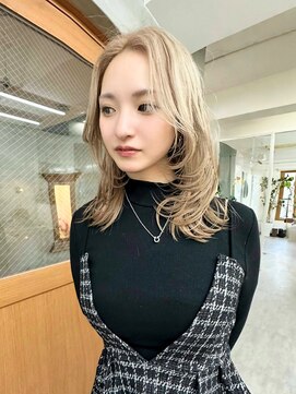 リアン(Lien) ハイブリーチ/ブロンドカラー/レイヤーカット