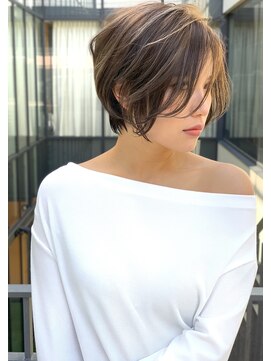 トルネード(TORNADO) 極細ハイライトショートボブ