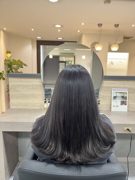 ユーリ(juli) Aラインロングヘア×グレー