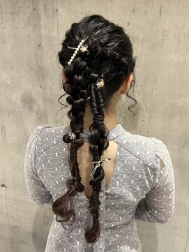 エイミー 伏見店(aemii) 個性派のツイン編み下ろし