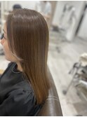 秋のオリーブベージュ