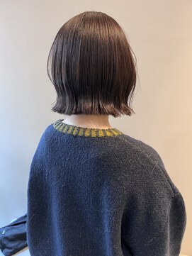 イリ(Ili) ぷつっとくびれボブ