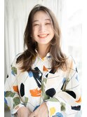 大人可愛いグレージュカラー！柔らかくびれヘアロング・KAYO