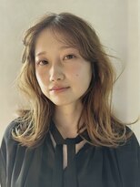 インヤン(YINYAN)&nbsp;毛先のカールで重なるニュアンスパーマ