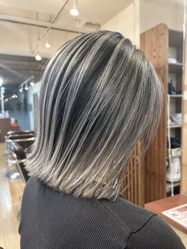 ブリッツ レボ(BLITZ-REVO) バレイヤージュ/白髪ぼかし/ハイライト/柏駅