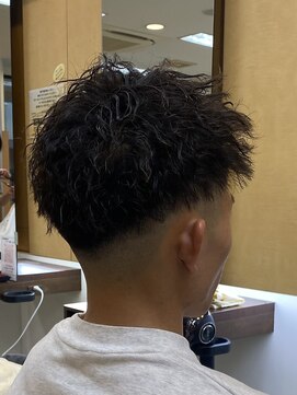 マキシム ナカイ(MAXIM NAKAI) ツイストパーマフェードアップバングスタイル