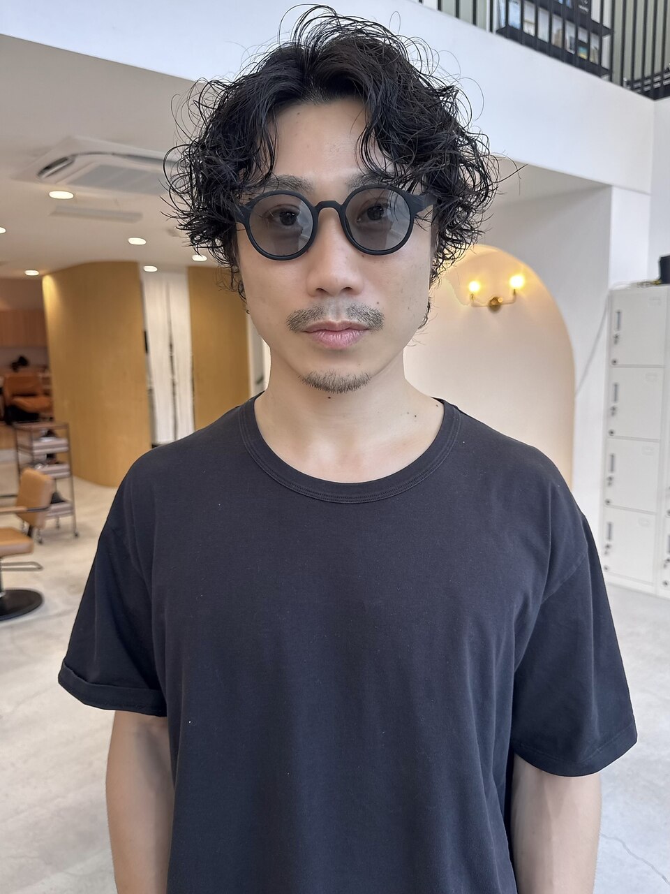マッシュショートのカーリーヘア/20代30代：L181596119｜エマン(AIMANT