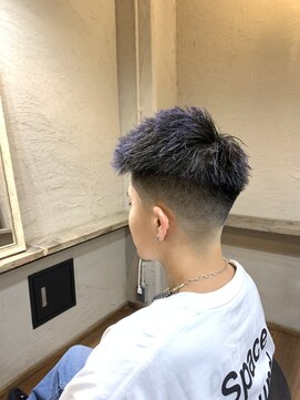 ミオ ベガ(Mio'' VEGA) スキンフェード束感アップバング