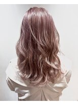 リア(Li'a by neolive)&nbsp;ピンクベージュ/インナーカラー/ニュアンスカラー/イヤリング