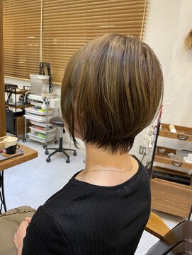 チリンバイロストシティー(Chillin by LOSTCITY) ショートボブ髪質改善白髪ぼかしハイライト