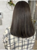 オリーブグレージュ