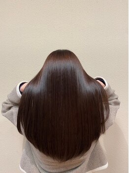 ヘアーアンドビューティーショップ エボルティー(hair&beauty shop EvoLuty)の写真/お客様の毛髪に合わせて使用する薬剤でくせ毛やぱや毛を解消。乾かすだけで自然なまとまり☆