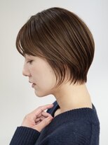 表参道白髪ぼかしウルフショートカットベージュアッシュ30代40代