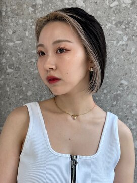 サンク 原宿 表参道(cinq) コントラストのあるホワイトカラーのインナーカラー