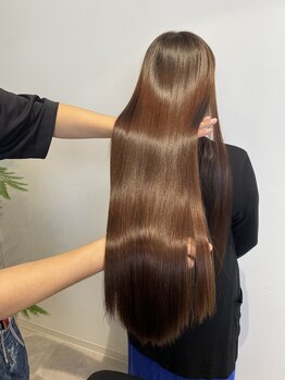 ヌーク(Neuk)の写真/薬剤オタク美容師が作る理想のストレートヘア!縮毛矯正・髪質改善で絹のように滑らかなストレートを提供。