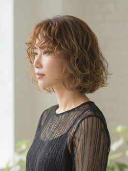 フラテロ(fratello)の写真/湿気に負けない!ダメージレスなくるくるパーマで、梅雨対策にもなる愛されクセ毛風へ◎