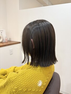 エン(enn...) 艶色切りっぱなしボブ