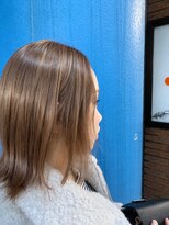 お～るうぇいず(always)&nbsp;ケアブリーチミルクティーグレージュ大人ミディアムボブ耳掛け