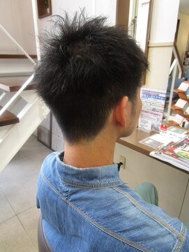 コアフィールフィス(COIFFURE fils) 刈り上げショート