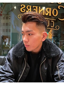 フォーコーナーズ(Four Corners) Skin Fade【バーバースタイル】