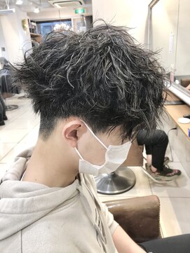 ネオリーブアイム 横浜西口店(Neolive aim) 横浜★大人気のミディアムツイスパ前下がり