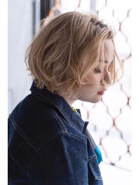 テイラー(Taylor) 【Taylor 】大宮 ホワイトカラー×ボブスタイル