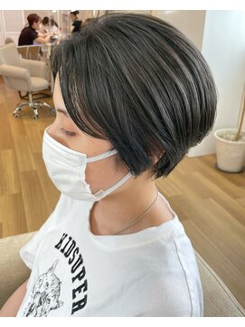 レイ(Lei) 20代・30代◎シャープなショートボブスタイル