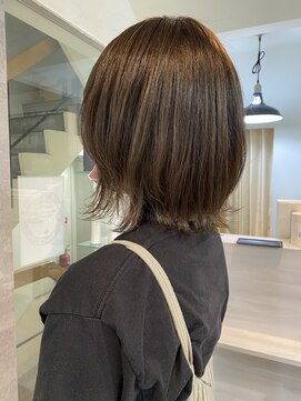 リジー(Litzy) ’伸ばし中もかわいいカジュアルボブ’【椎葉】