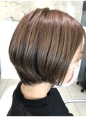 束感ショートレイヤーボブ