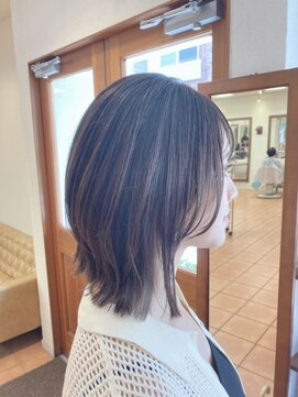 アルジス(aruJisu) ふわっとミディボブ×スモーキーベージュ