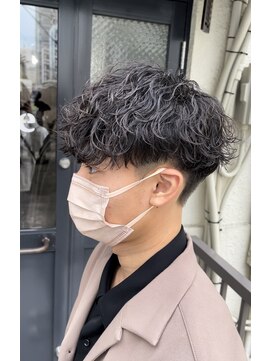 ビカム 名駅(become) 耳上短めの波巻きパーマ×メンズ刈り上げマッシュ