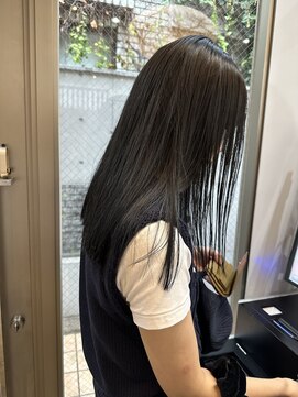 ガーデンエン 表参道(GARDEN eN) ブルーブラック×切りっぱなしヘア