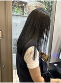 ブルーブラック×切りっぱなしヘア