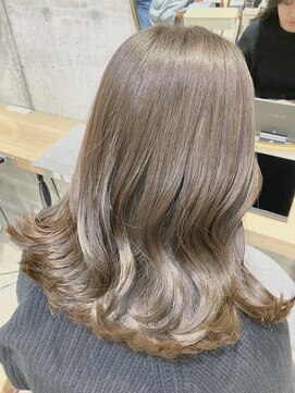 フーチー クーチー アマティー 豊中店(FUCHI KUCHI amati) @fuchi_kuchi.okada[大阪豊中/Aレイヤー/オリーブベージュ]