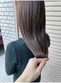 ベージュ