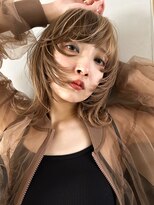 カルテ(QUARTE)&nbsp;ミディアムウルフ　レイヤーボブ　ツートーンカラー　ミルクティ