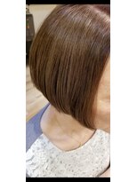 トランクゥイル(TranQuil) ブリーチなしカラー大人かわいいベージュカラーオン眉ショート
