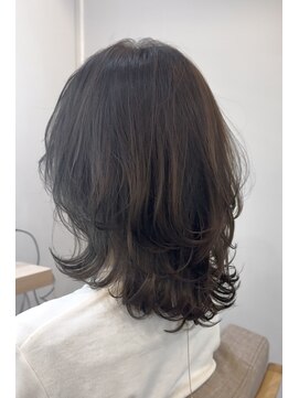 リトル クルク 銀座2号店(little×kuruku) ミディアムレイヤー/くびレイヤー/外ハネ/レイヤーカット