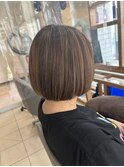 ステップボーンカットカットボブショートハイライト白髪ぼかし