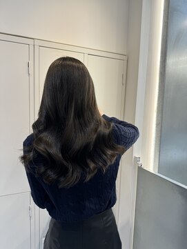 オリーブグレージュ