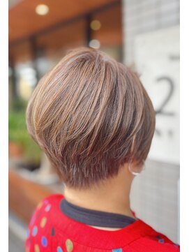 ニマルニーニー バイ ヤスオカ(2022 BY YASUOKA) ショートボブ