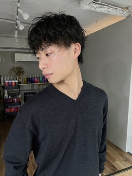 （波巻き・無造作パーマ）濡れ感センターパート×マッシュウルフ