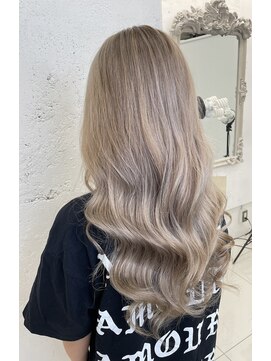 ローバー(Rover) ベージュにグレーをそえて