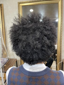 アンフィシュピトロワ(AnFye spi tlow) 男性の方をジュエリーシステム×LULUTr×縮毛矯正で艶髪ショート