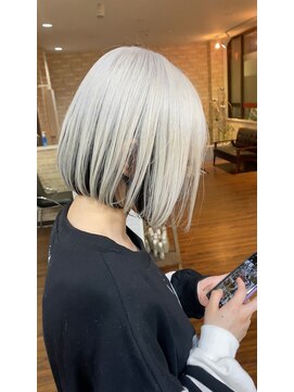 フィリア 東口店(Filea) white black